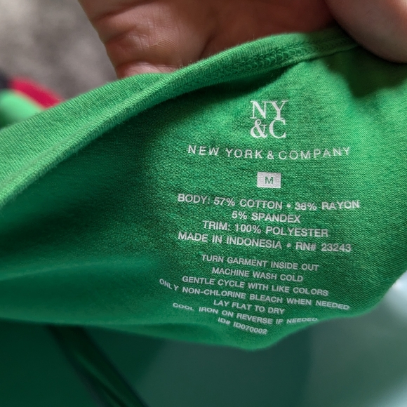 NY&Co. - Picture 3 of 3